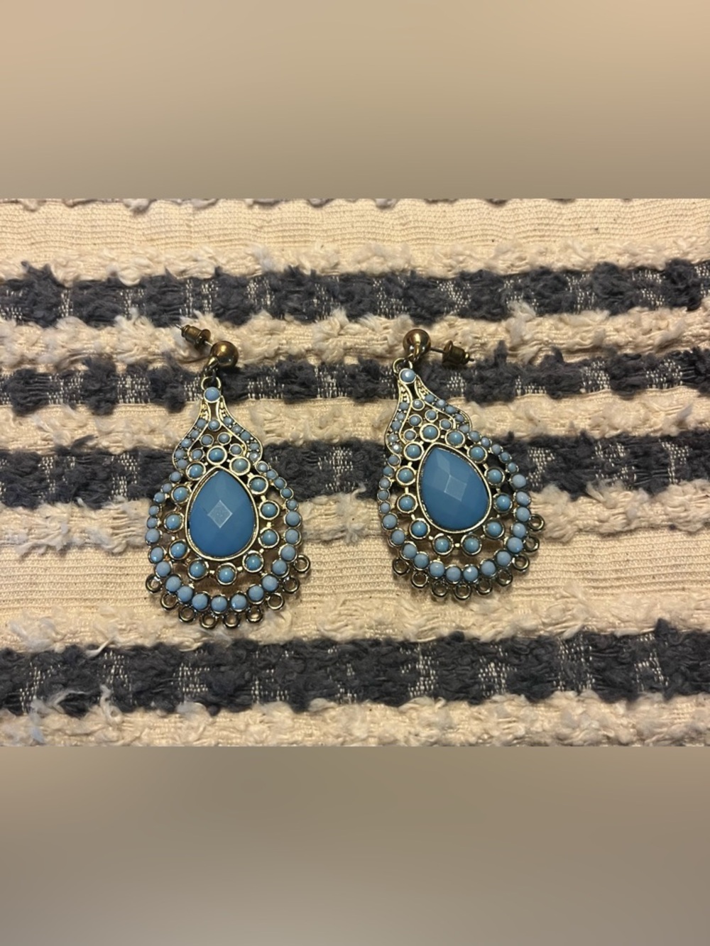 NWOT Ladies Fashion Teardrop Earrings with Light Blue Gemstones - Picture 6 of 8